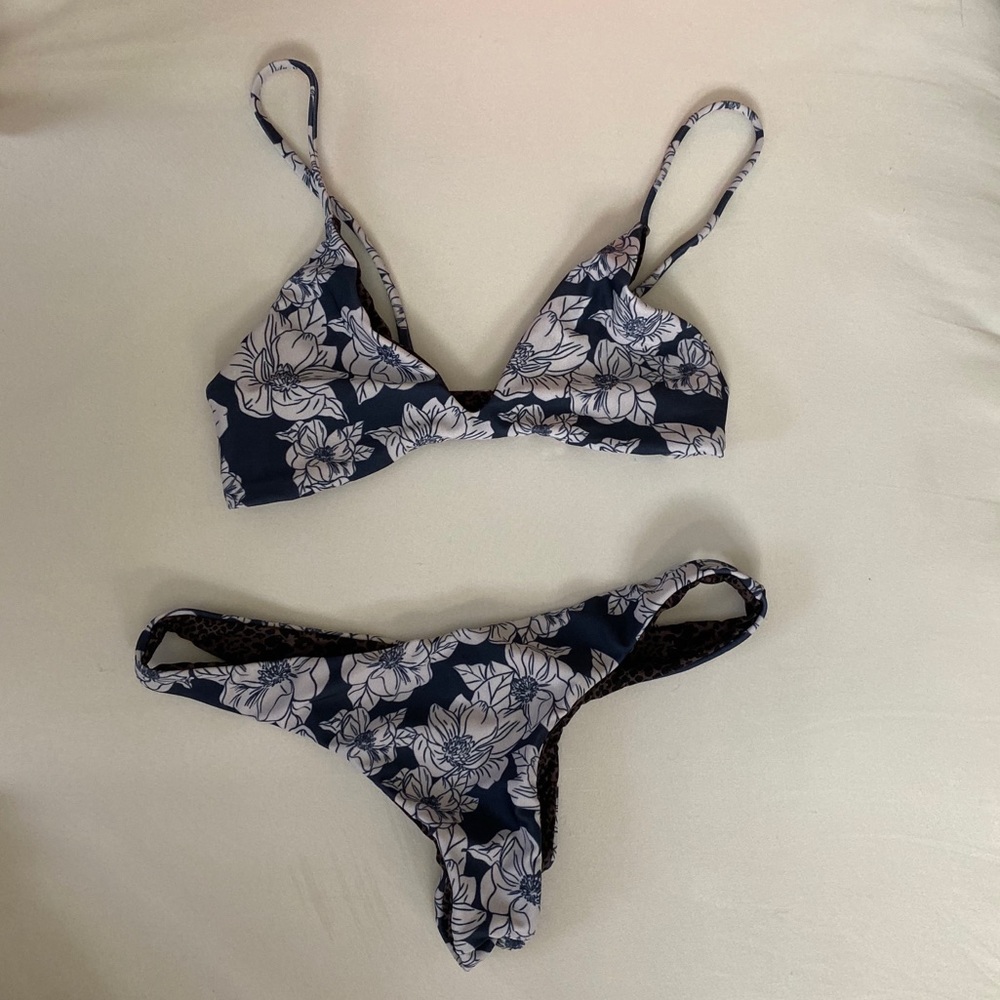 ACACIA BLUE MAGNOLIA SET